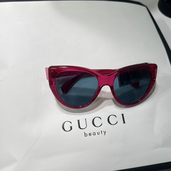Gucci 56mm Cat Eye Sunglasses Red with blue lenses - Picture 8 of 8